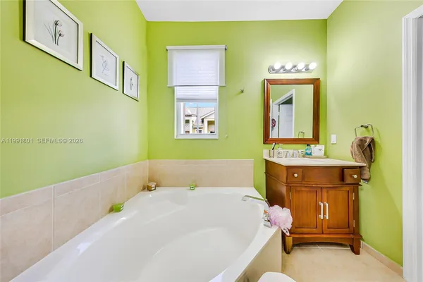 $695,000 | 10711 Northwest 75th Lane, Doral, FL 33178