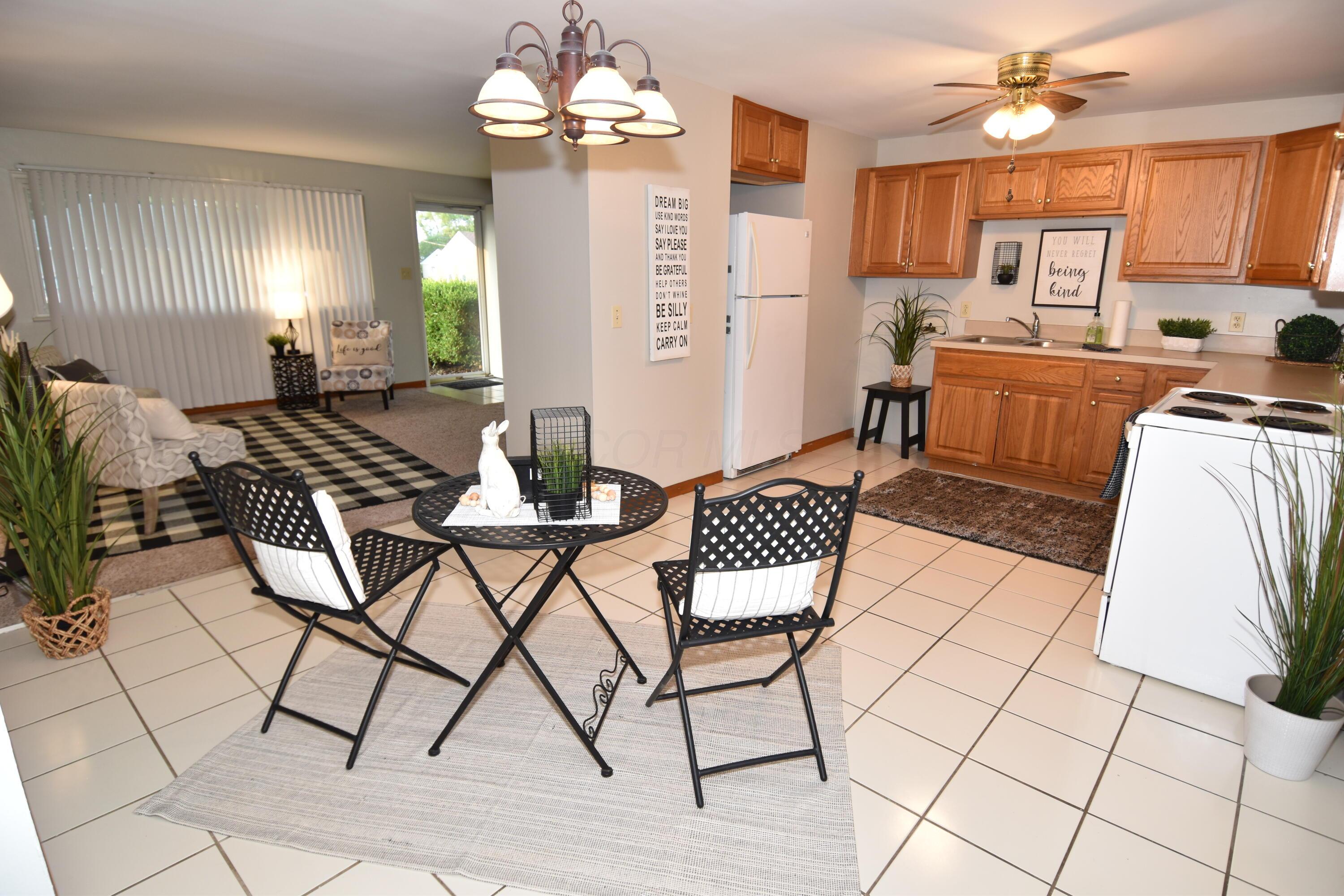 7075 Bartlett Road Reynoldsburg, OH 43068 - Photo 12 of 34 Dining Area