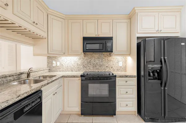 $2,600 | 7535 La Paz Boulevard, Unit 107, Boca Raton, FL 33433
