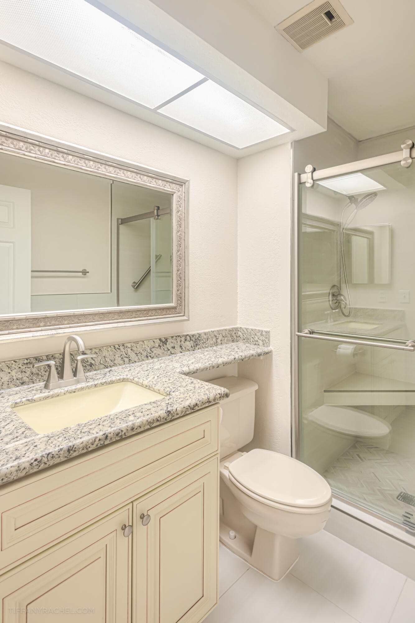 7535 La Paz Boulevard, Unit 107 Boca Raton, FL 33433 - Photo 17 of 22 (23)DSC_9988_89_90Guest Bath