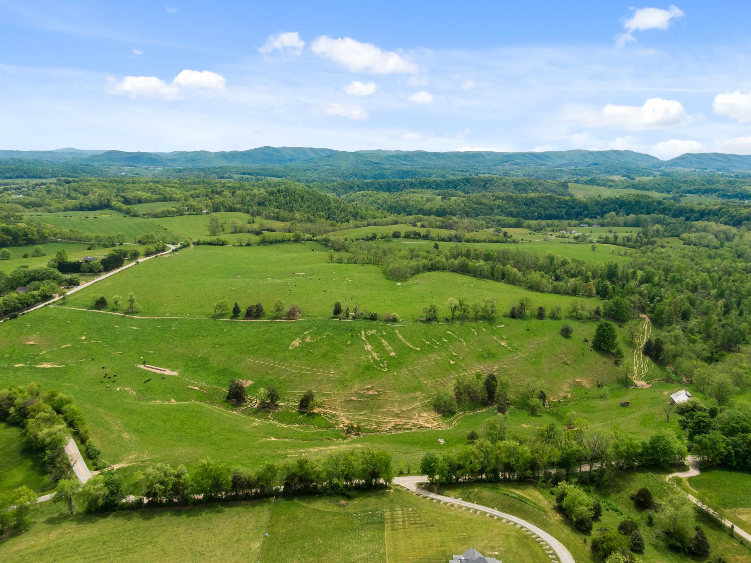 4051 Dry Valley Road Radford, VA 24141 - Photo 7 of 51 Gallery Image 7