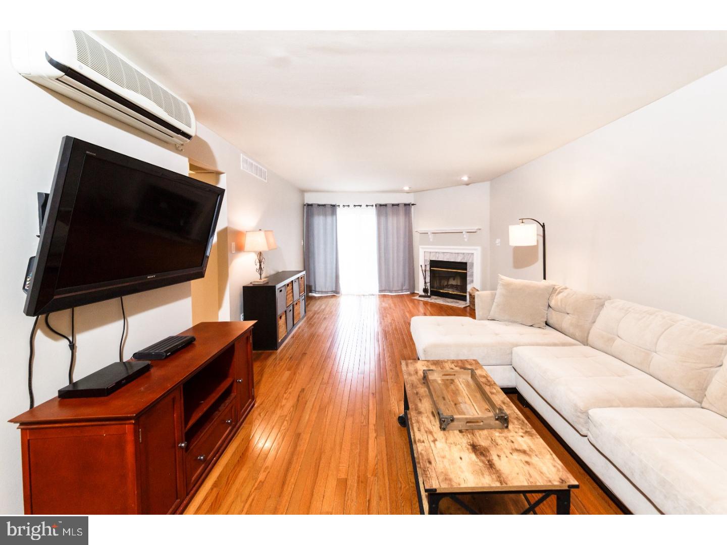 134 Castleton Road Princeton, NJ 08540 - Photo 7 of 19 Living Room