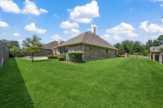 $710,000 | 137 Silverwood Ranch Drive, Shenandoah, TX 77384