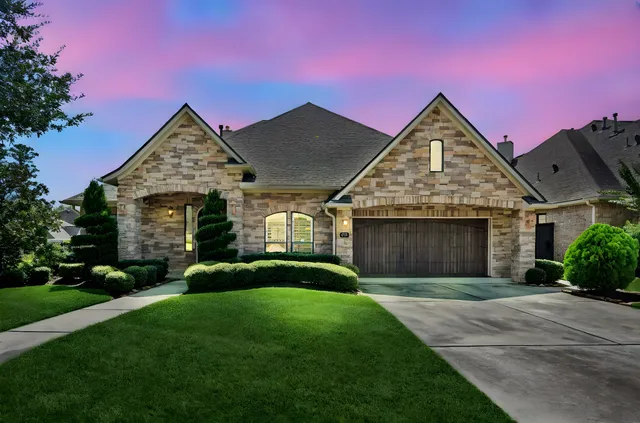 $710,000 | 137 Silverwood Ranch Drive, Shenandoah, TX 77384