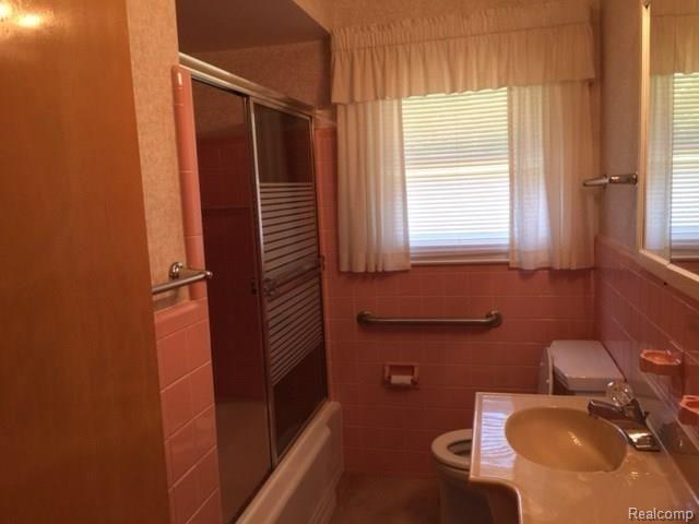 316 Booth Road Troy, MI 48085 - Photo 20 of 20 IMG_3436.JPG