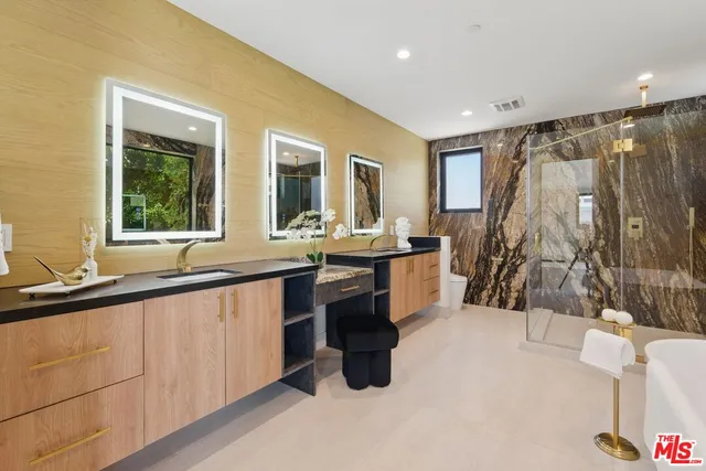 $3,375,000 | 4906 Van Noord Avenue, Sherman Oaks, CA 91423