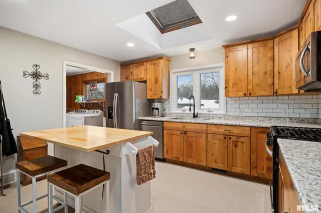 $280,000 | 2926 West Parkwood Drive, Peoria, IL 61614