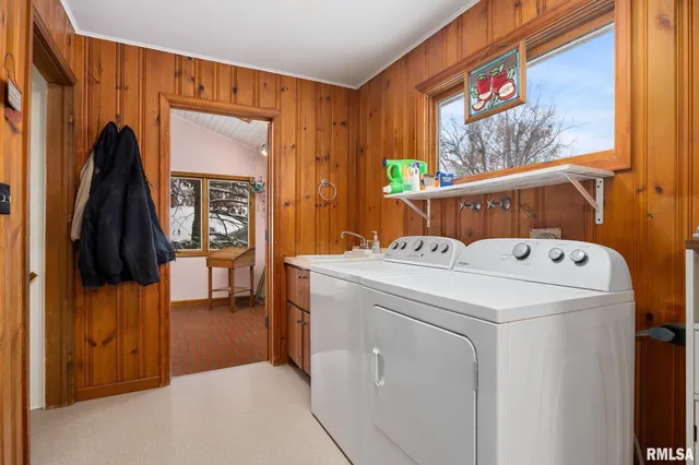 $280,000 | 2926 West Parkwood Drive, Peoria, IL 61614