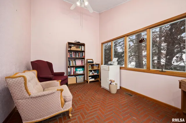 $280,000 | 2926 West Parkwood Drive, Peoria, IL 61614