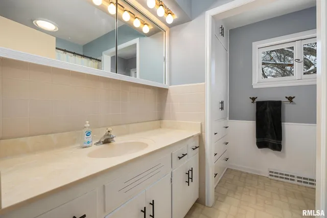 $280,000 | 2926 West Parkwood Drive, Peoria, IL 61614