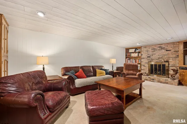 $280,000 | 2926 West Parkwood Drive, Peoria, IL 61614