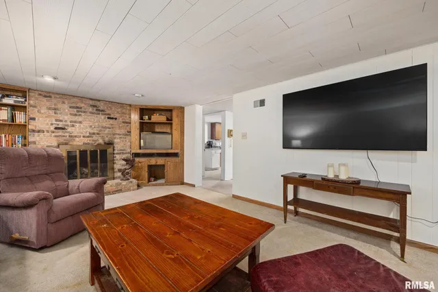 $280,000 | 2926 West Parkwood Drive, Peoria, IL 61614