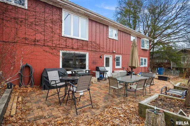 $280,000 | 2926 West Parkwood Drive, Peoria, IL 61614