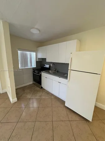 $1,750 | 100 Northeast 78th Street, Unit 4, Miami, FL 33138