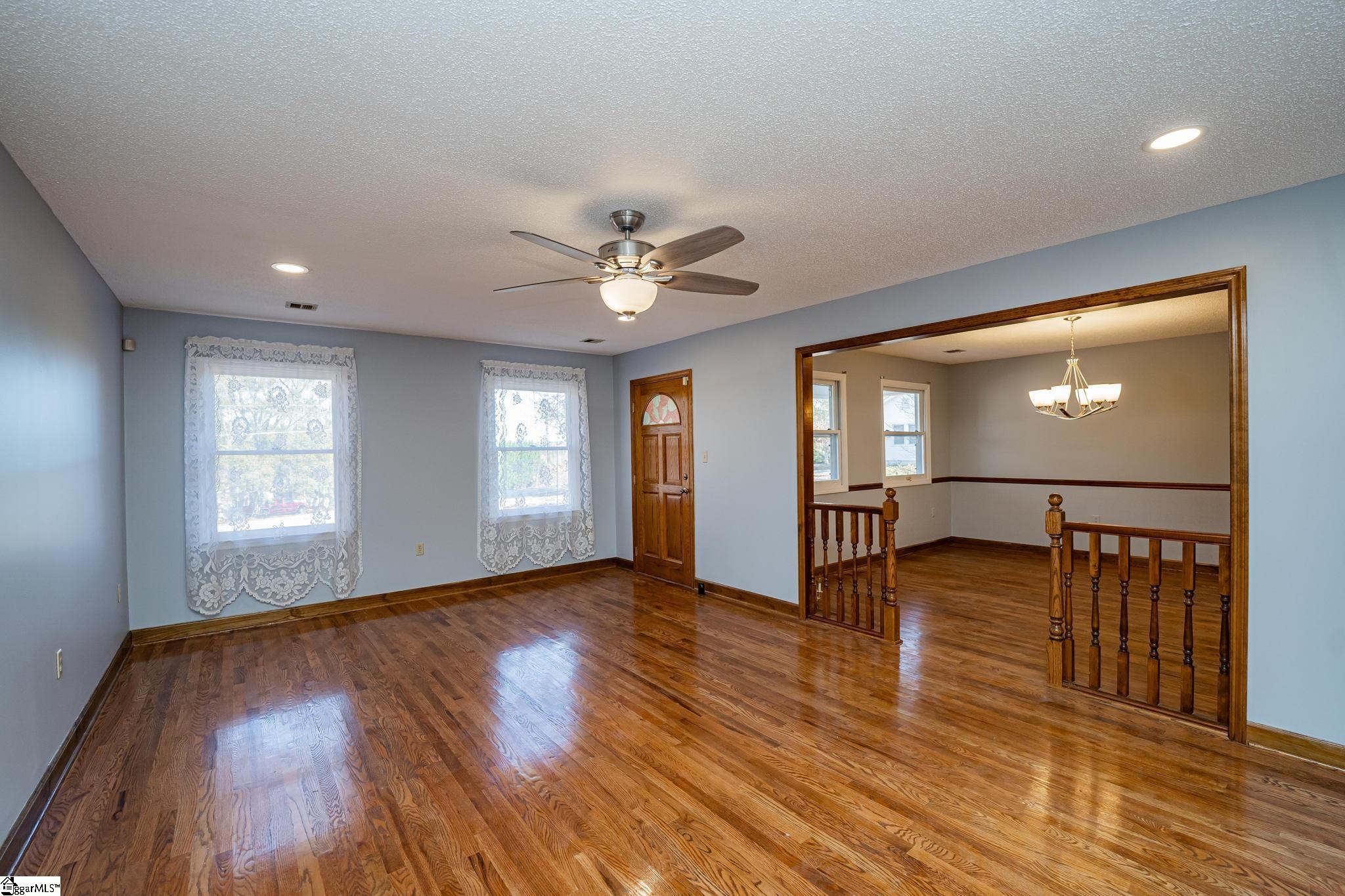 1274 Dickson Road Campobello, SC 29322 - Photo 8 of 34