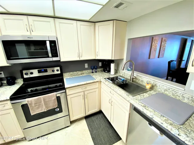 $4,500 | 3060 North Atlantic Avenue, Unit 606, Cocoa Beach, FL 32931