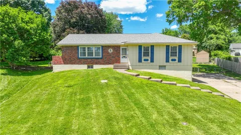 $270,000 | 9700 82nd Street, Raytown, MO 64138