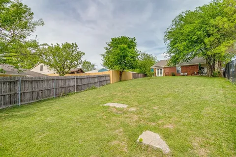 $339,900 | 7104 Summerset Drive, Benbrook, TX 76126
