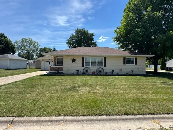 $164,900 | 915 West 19th Street, Sterling, IL 61081