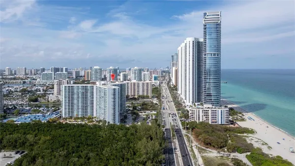 $4,000 | 100 Bayview Drive, Unit 508, Sunny Isles Beach, FL 33160