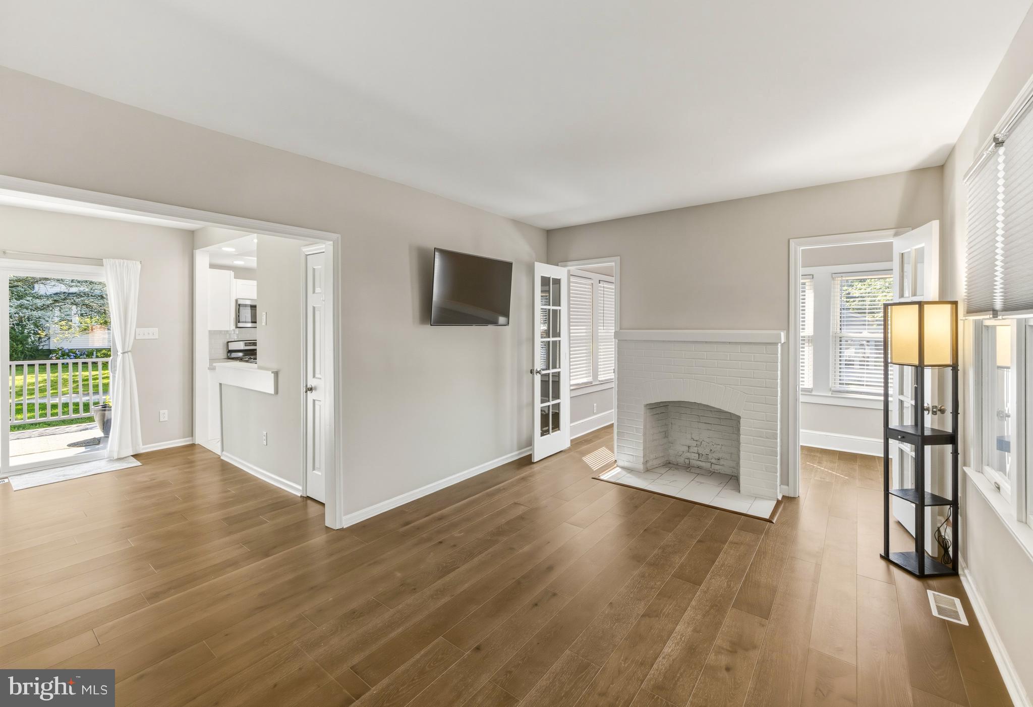 529 South Broadway Pitman, NJ 08071 - Photo 5 of 29 Living room is open to your dining/breakfast area