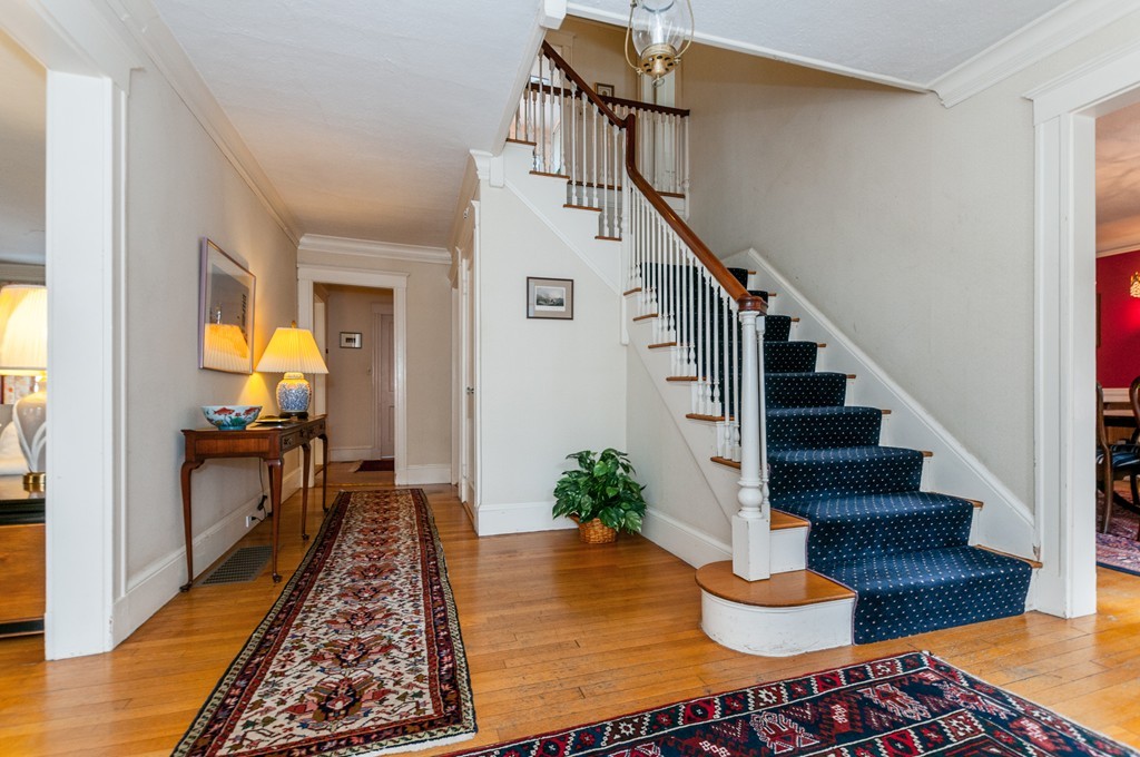 12 Byfield Road Newton, MA 02468 - Photo 3 of 28