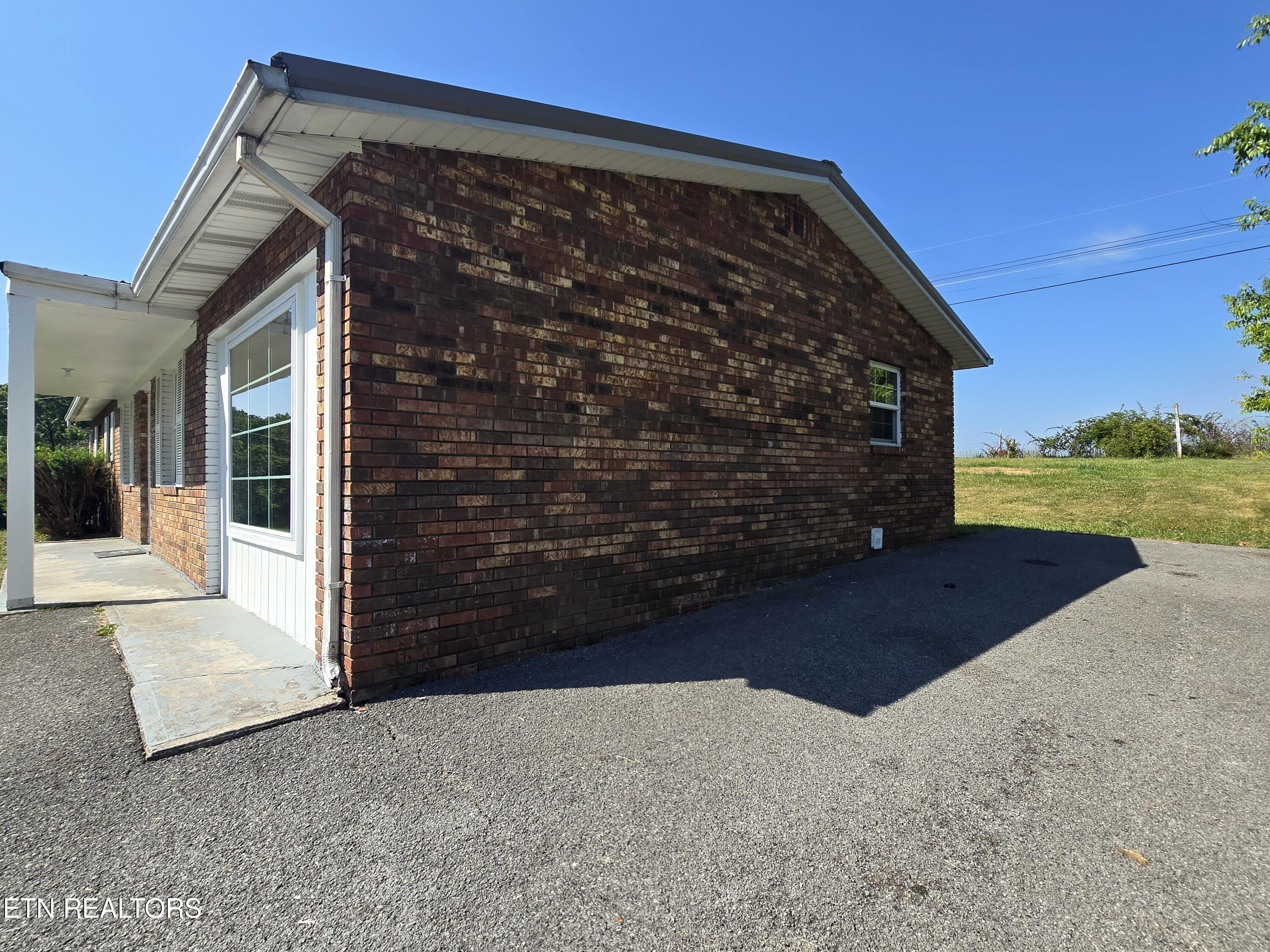 281 Parliament Road Harrogate, TN 37752 - Photo 37 of 38 20260520_102425