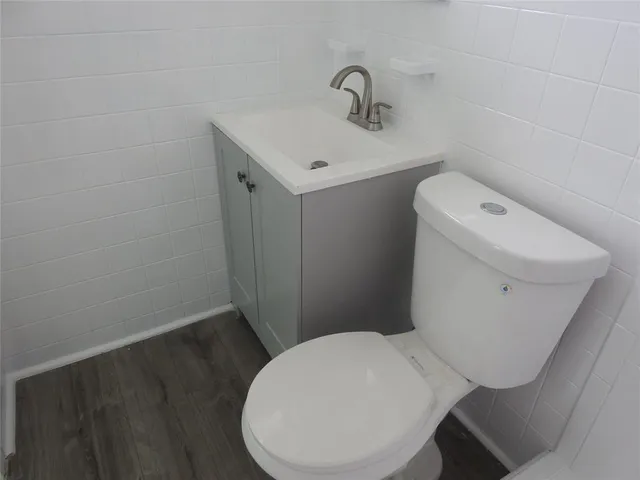 $1,400 | 517 Briny Avenue, Unit 4, Pompano Beach, FL 33062