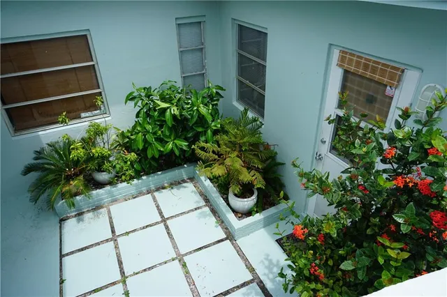 $1,400 | 517 Briny Avenue, Unit 4, Pompano Beach, FL 33062