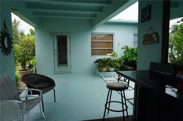 $1,400 | 517 Briny Avenue, Unit 4, Pompano Beach, FL 33062