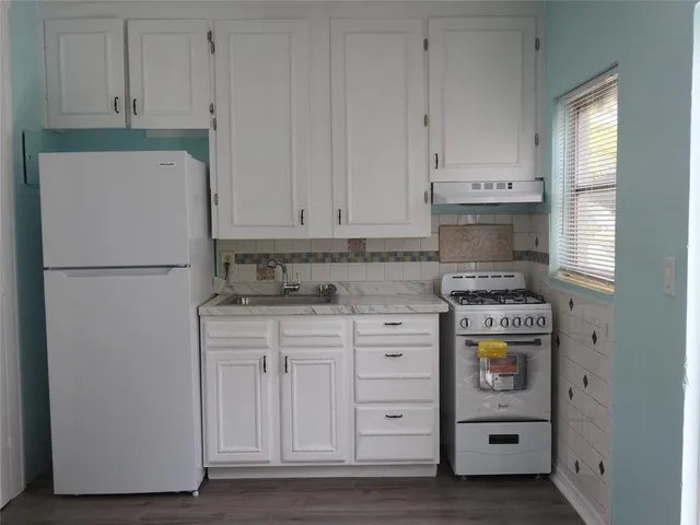 $1,400 | 517 Briny Avenue, Unit 4, Pompano Beach, FL 33062