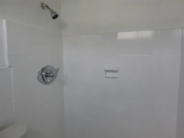 $1,400 | 517 Briny Avenue, Unit 4, Pompano Beach, FL 33062