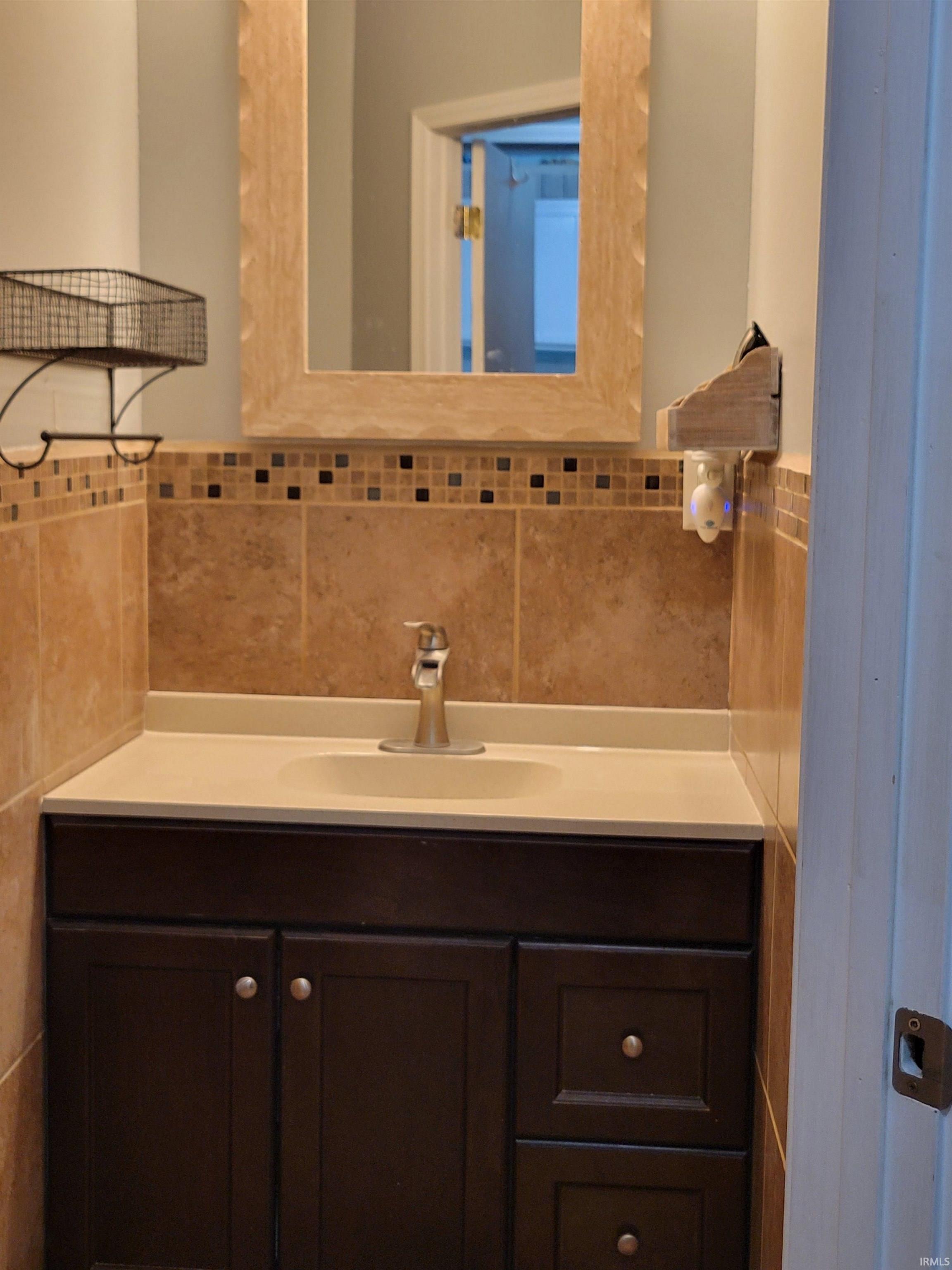 2804 Locust Road South Bend, IN 46614 - Photo 9 of 22 Gallery Image 9
