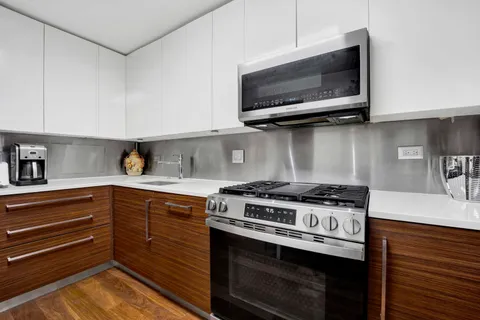 $440,000 | 850 North Dewitt Place, Unit 7K, Chicago, IL 60611