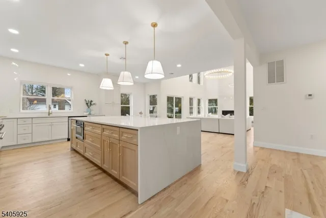 $1,300,000 | 100 Louis Street, Whippany, NJ 07981