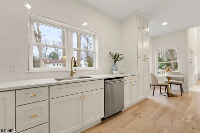 $1,300,000 | 100 Louis Street, Whippany, NJ 07981