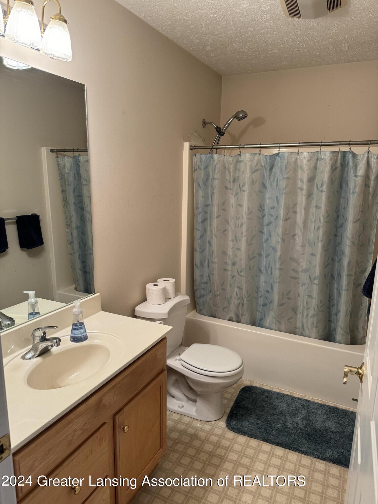 13180 Upton Road Bath, MI 48808 - Photo 14 of 33 IMG_4974