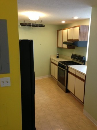 348 Rantoul Street, Unit 307 Beverly, MA 01915 - Photo 4 of 20 Gallery Image 4