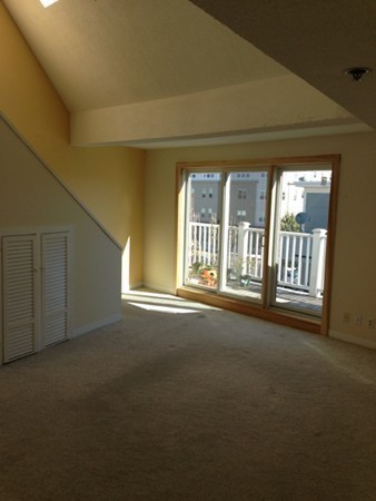 348 Rantoul Street, Unit 307 Beverly, MA 01915 - Photo 9 of 20 Gallery Image 9