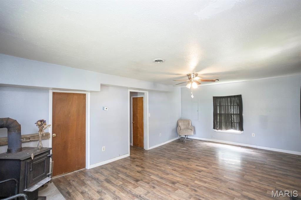 200 South Frisco Street Crocker, MO 65452 - Photo 3 of 31