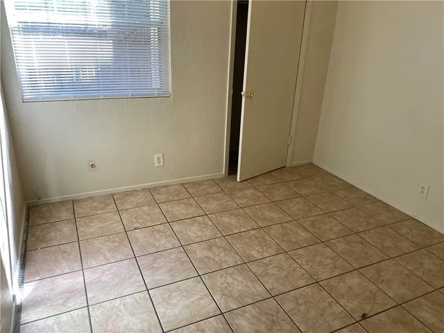 a view of a utility room