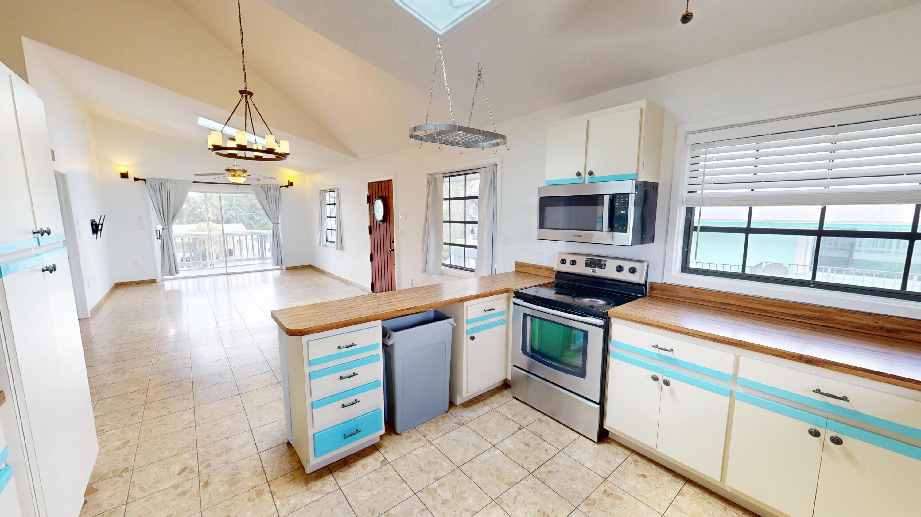 87 Marina Avenue Key Largo, FL 33037 - Photo 2 of 42 2
