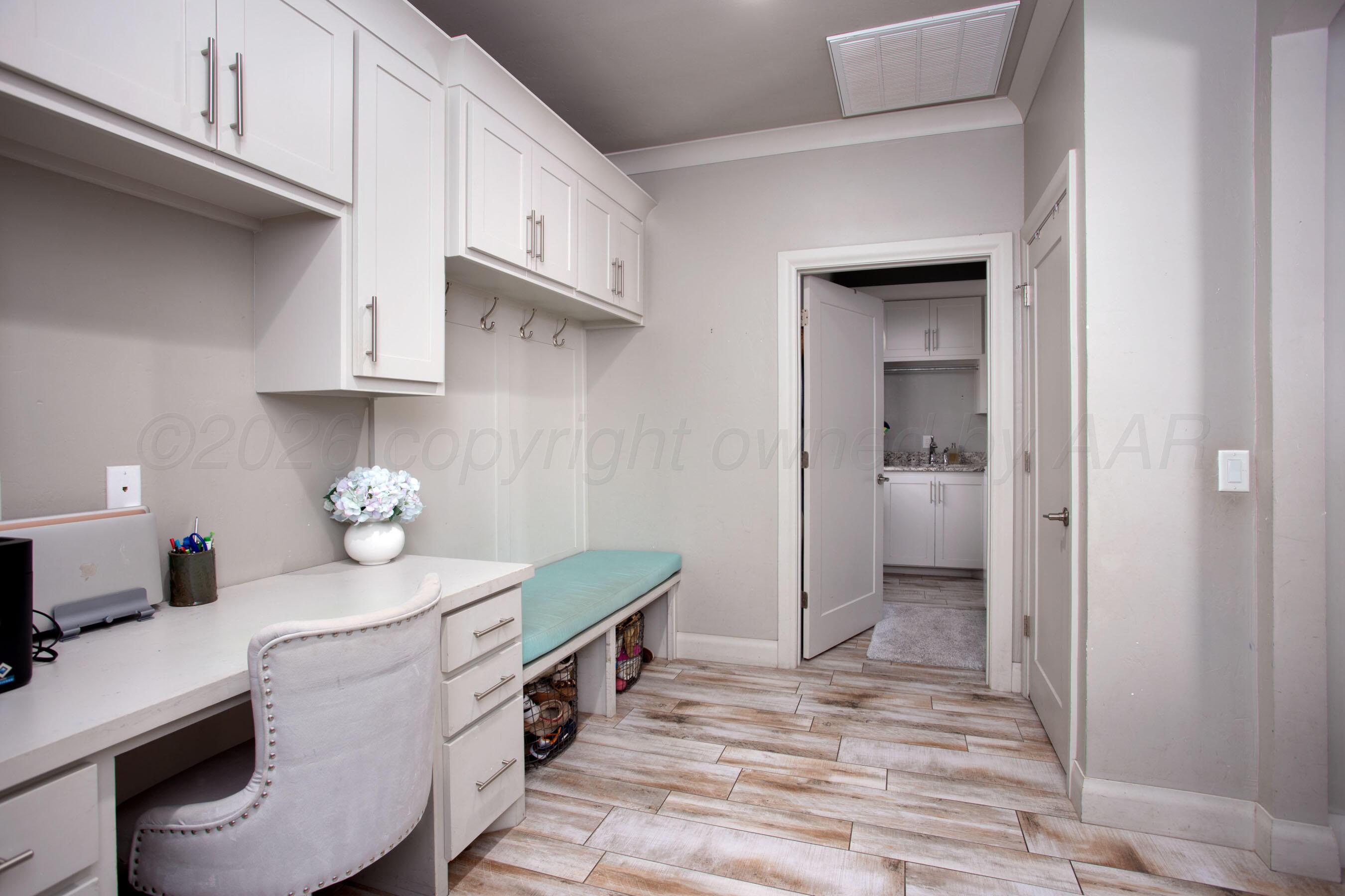 6903 Longleaf Lane Amarillo, TX 79124 - Photo 26 of 43 Bonus Office Space/Mudroom
