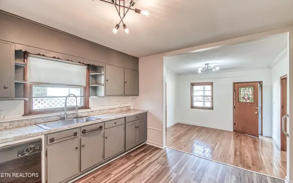 $324,900 | 8029 Sharp Road, Powell, TN 37849