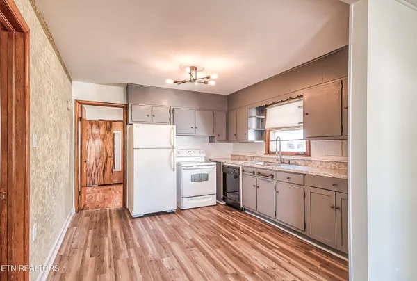 $324,900 | 8029 Sharp Road, Powell, TN 37849