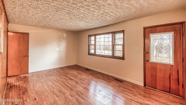 $324,900 | 8029 Sharp Road, Powell, TN 37849