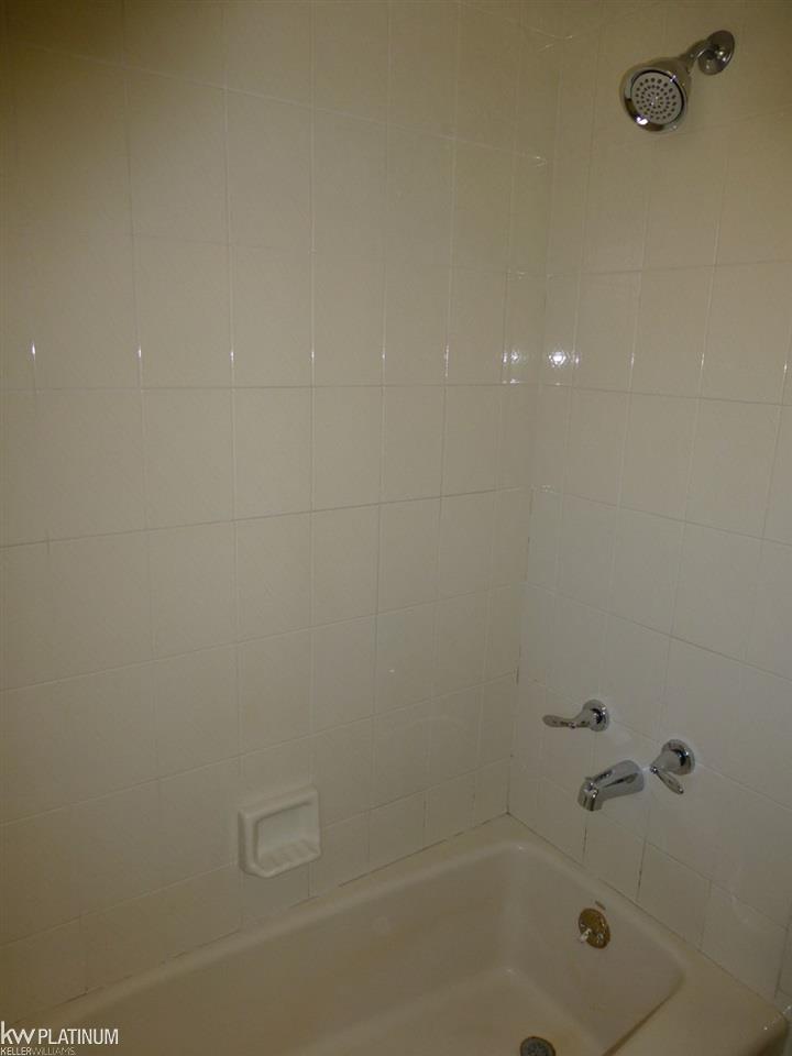 8151 Division Road Casco, MI 48064 - Photo 34 of 72 50002292-33.JPG