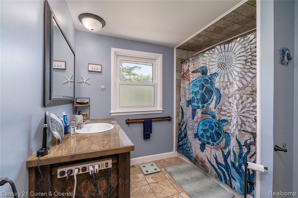 7224 Andersonville Road Clarkston, MI 48346 - Photo 23 of 45