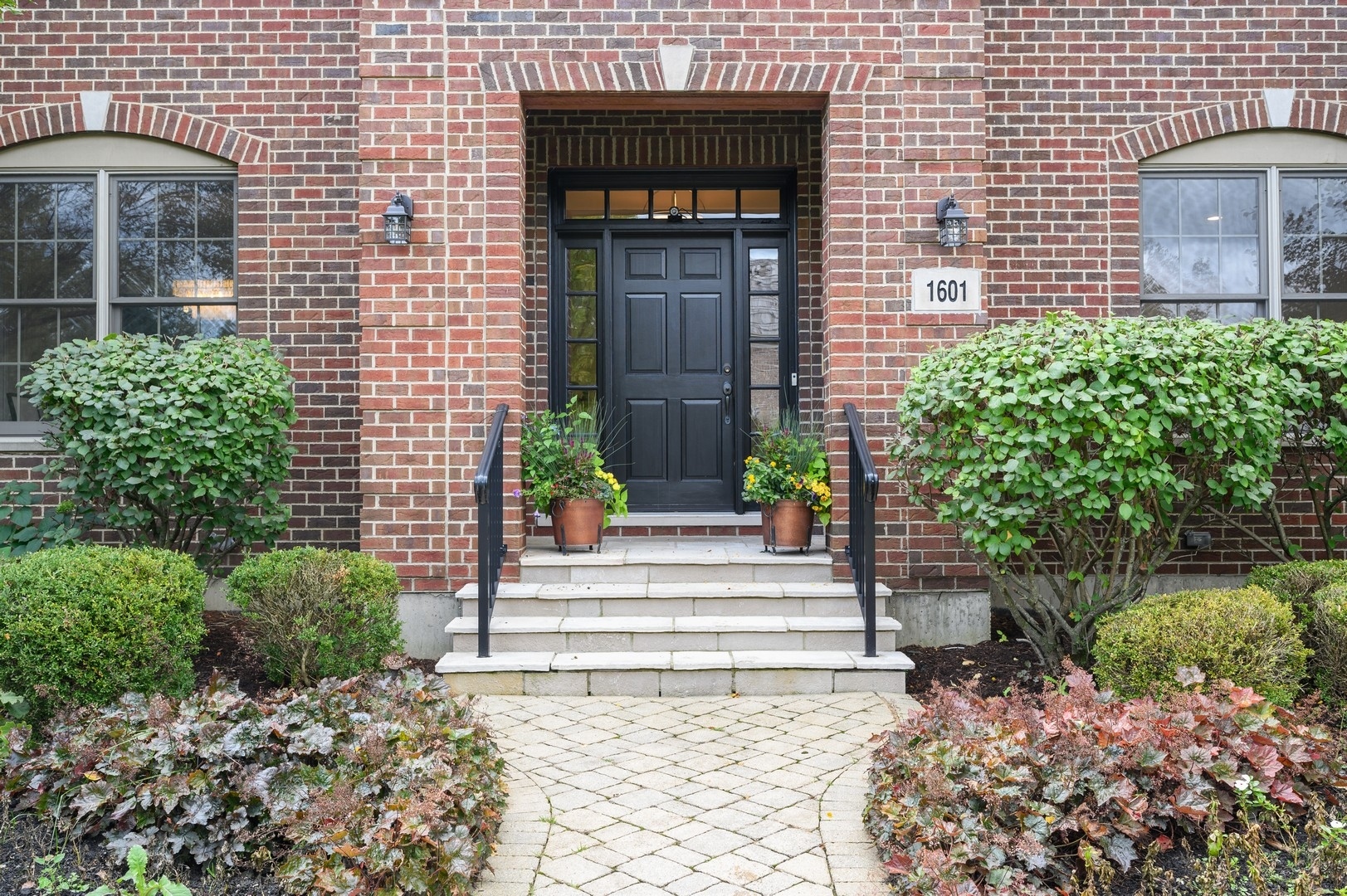 1601 Cabot Lane Glenview, IL 60026 - Photo 3 of 45