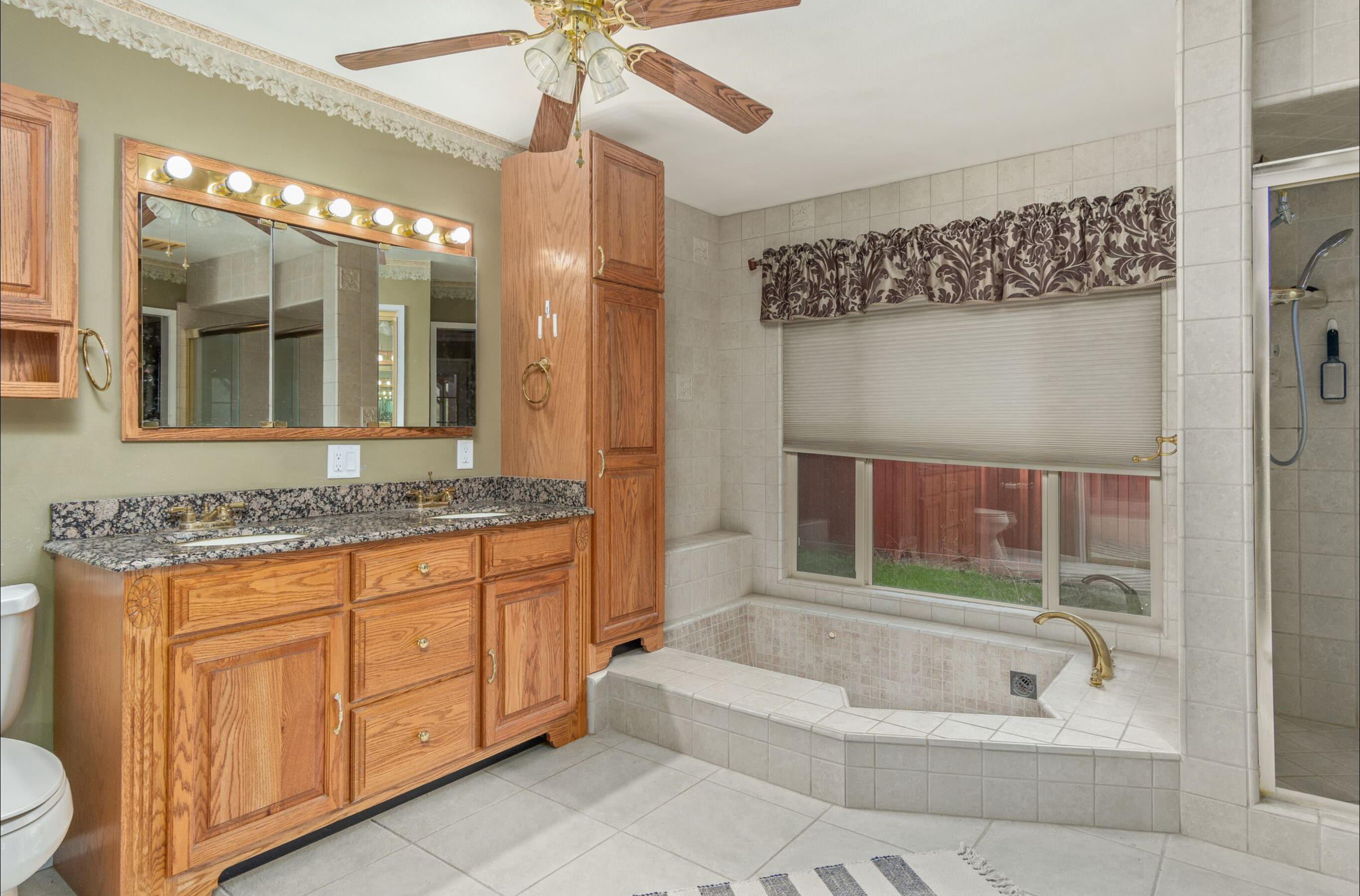 39369 Balch Park Road Springville, CA 93265 - Photo 17 of 44 primary bath